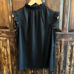 Black Sleeveless Blouse Lg